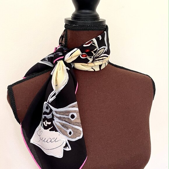 New Gucci Scarf Floral Black Scarf with Gucci Gift Box - Picture 10 of 15